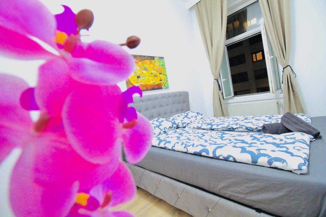 Modern Double Room Js A Vienna Luaran gambar