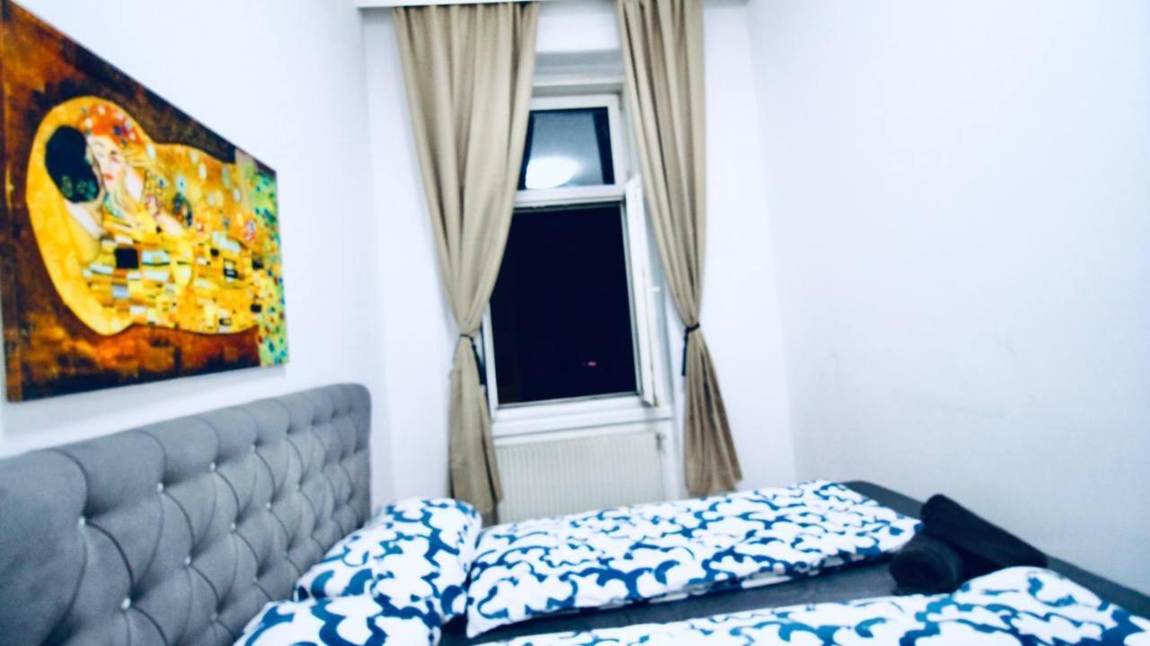 Modern Double Room Js A Vienna Luaran gambar